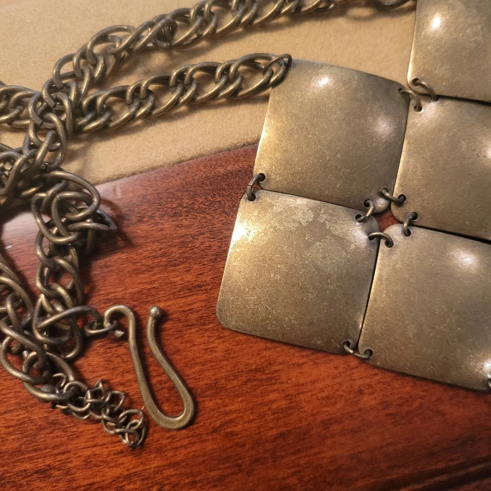 Metal vintage statement necklace - Picture 4 of 7